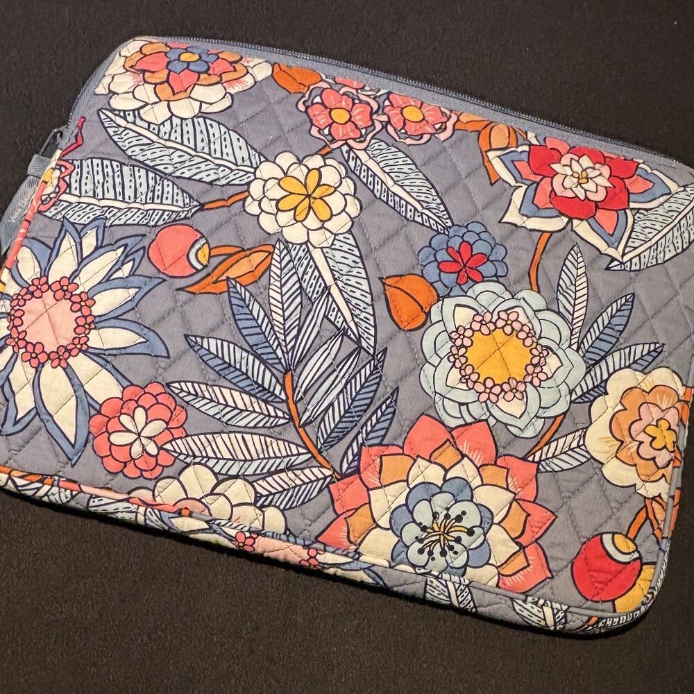 Vera Bradley Grey Floral Pattern Laptop Zip Up Carrying Case